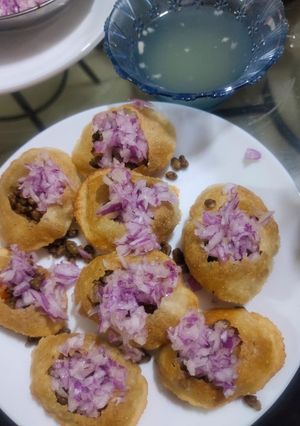 હોમ મેઈડ પૂરી ની પાણીપુરી(Home made puri ની panipuri recipe in Gujarati) રેસીપી મુખ્ય ફોટો