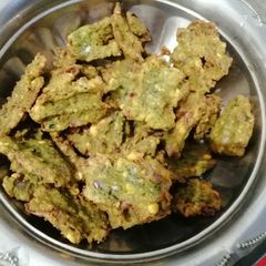 A picture of Chana Dal fritter.