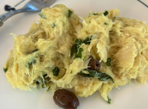 Foto di Baccalà mantecato (Firenze style) con olive taggiasche in pentola “atomica” in barca