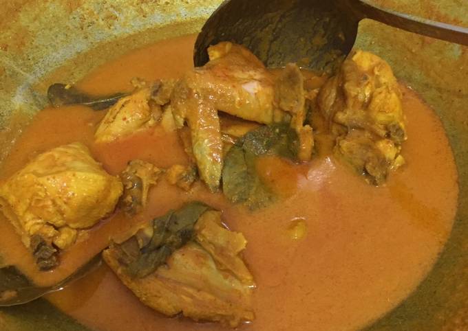 Gulai ayam padang