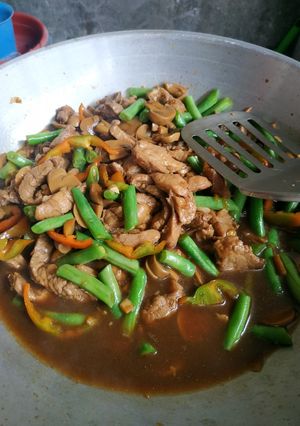 A picture of Pork Tenderloin Stir Fry.