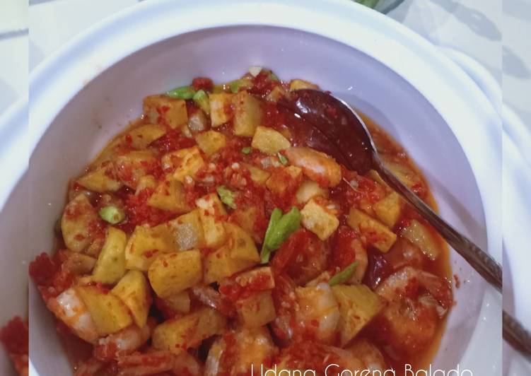 Bagaimana Menyiapkan Udang Goreng Balado, Bisa Manjain Lidah