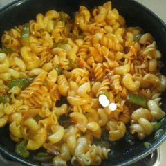 Red sauce macroni pasta. A picture of Red sauce macroni pasta..