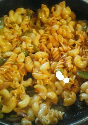 A picture of Red sauce macroni pasta..