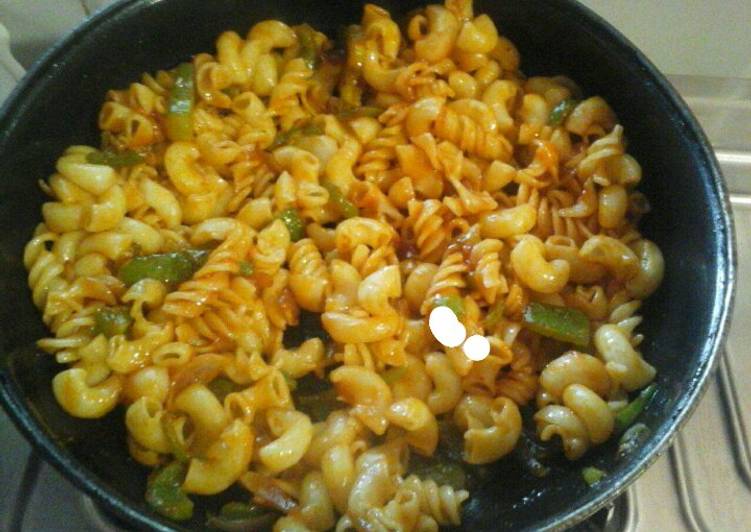 Recipe: Appetizing Red sauce macroni pasta.