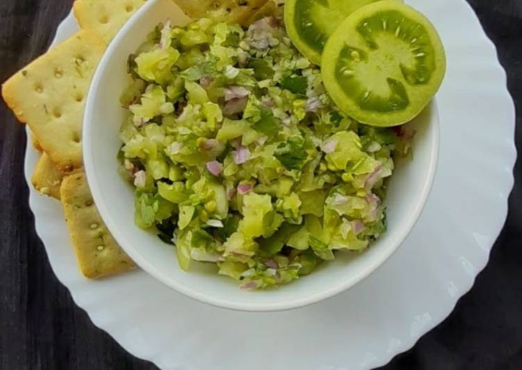 Simple Way to Make Super Quick Homemade Green Salsa