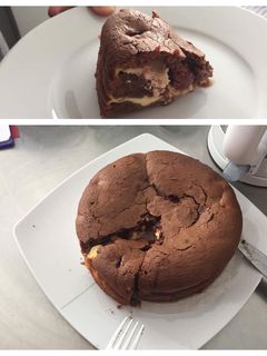 Csokis-meggyes-túrós sütemény recept fotója