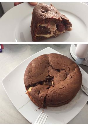 Csokis-meggyes-túrós sütemény recept fotója