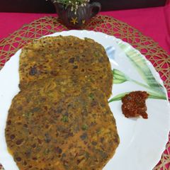 A picture of Barley Masala Paratha With Amaranth.