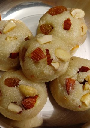 A picture of Suji Ladoo.