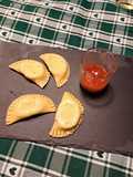 Gyoza pecorino e pepe con salsa di soia