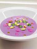 Vellutata con cavolo viola e pistacchi