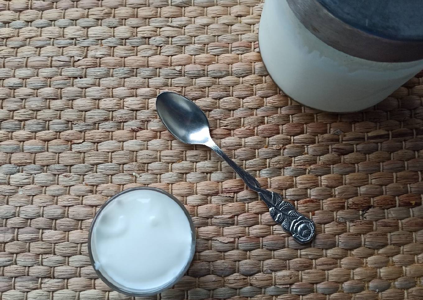 Yogur natural casero sin yogurtera. Fermentación en termo