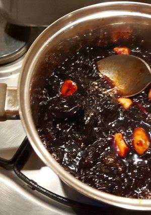 Fokhagymás aszalt szilva mártás recept fotója