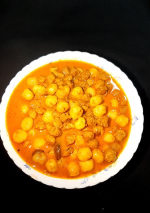 ছোট আলু দিয়ে সয়াবিন ঝাল রেসিপির প্রধান ছবি