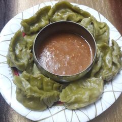 A picture of Palak ke momos.