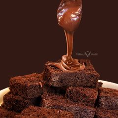 A picture of Slice Cake with Nutella.