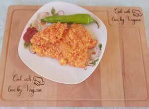 O poză a rețetei Omletă cu roșii și brânză feta.