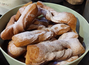 Una foto de Calzones Rotos Crujientes y Esponjosos