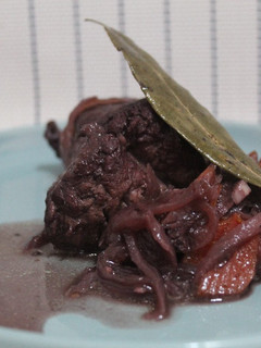 Una foto de Carne a la cacerola en vino tinto