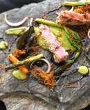 Tataki de atún con texturas de vegetales