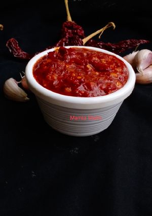 A picture of Schezwan Chutney.
