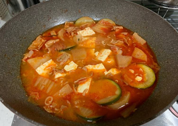 Bagaimana Menyiapkan Kimchi Jjigae/Soup, Bikin Ngiler
