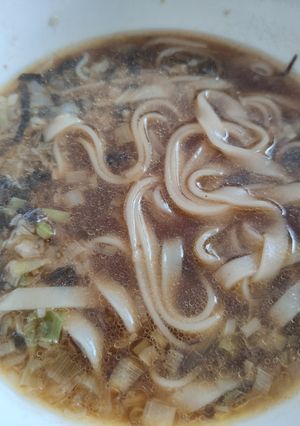 Une photo de ⭐⭐⭐Bouillon brun inspiration asie