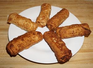 Una foto de Arrolladitos de kanikama o surimi