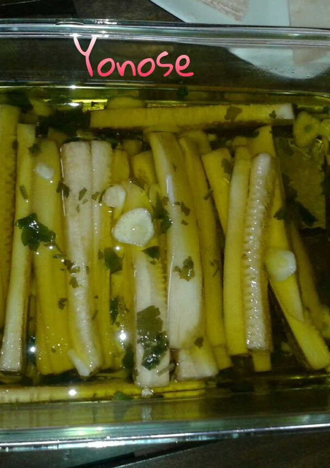 Una foto de Boquerones veganos, falsos boquerones de calabacín