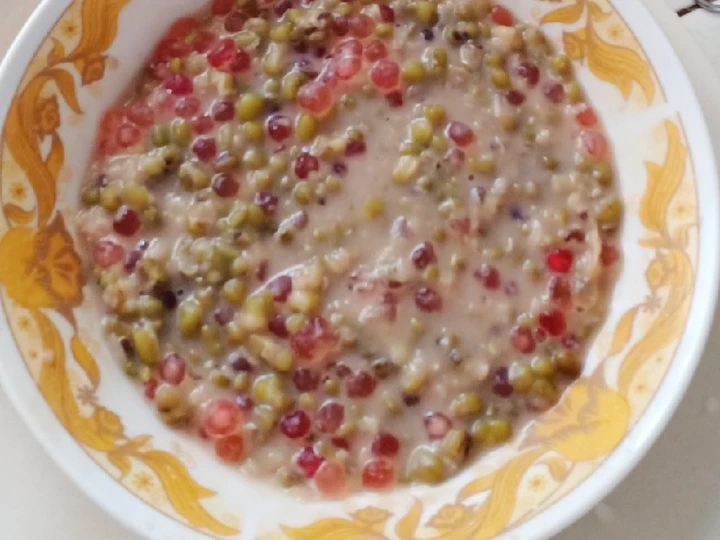 Langkah Gampang Menyiapkan Resep Bubur kacang ijo sagu mutiara yang Enak Banget Anti Ribet, Uenak Banget