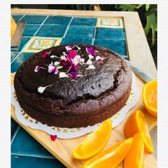 A picture of Vegan Orange and Chocolate cake.