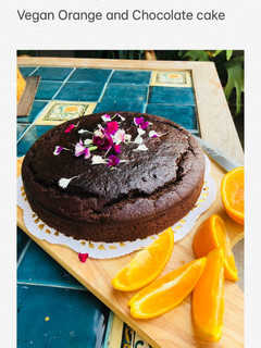 A picture of Vegan Orange and Chocolate cake.