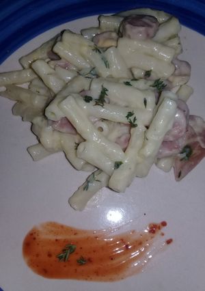 A picture of Cold Meat Pasta.