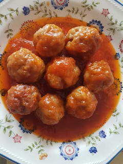 Una foto de Albóndigas con salsa de tomate, rápida y para celíacos
