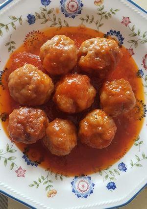 Foto principal de Albóndigas con salsa de tomate, rápida y para celíacos