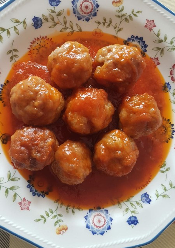 Una foto de Albóndigas con salsa de tomate, rápida y para celíacos