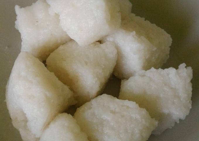 Resep Lontong Dari Nasi Sisa Simpel Pakai Rice Cooker Oleh Lely Fika Cookpad
