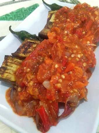 Langkah Gampang Membikin Resep Terong bakar sambal terasi tomat yang Enak Banget Anti Ribet, Mantap