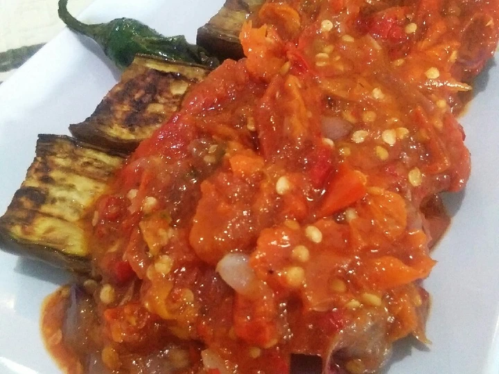 Langkah Gampang Membikin Resep Terong bakar sambal terasi tomat yang Enak Banget Anti Ribet, Mantap