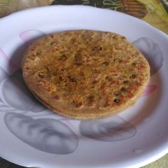 A picture of Oats sprout paratha.