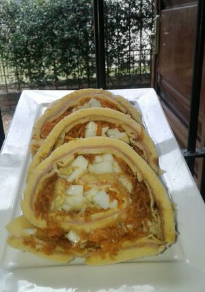 Una foto de Arrollado de zanahoria con huevo