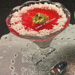 A picture of Layered jelly & custard desserts:.