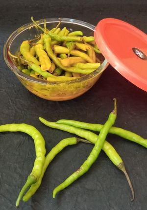 आथेला मरचा(Athela marcha recipe in hindi) रेसिपी मुख्य फोटो