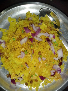 सादा पोहा(SADA POHA RECIPE IN HINDI) रेसिपी मुख्य फोटो