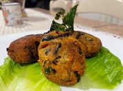 Una foto di farina mais polpette