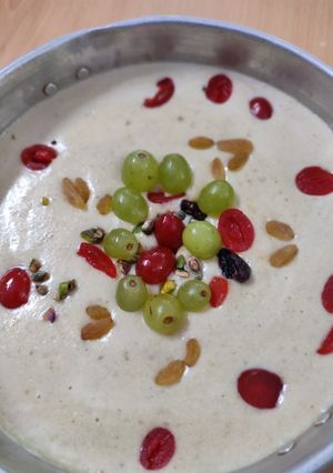 A picture of Mango, apple, banana kulfi dessert.