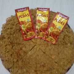 A picture of Omelet mie instan.