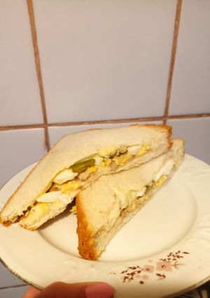 Фото Сендвіч з пікантним соусом та куркою 😋.