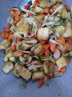 Foto resep Tumis bawang kucai, tahu dan wortel